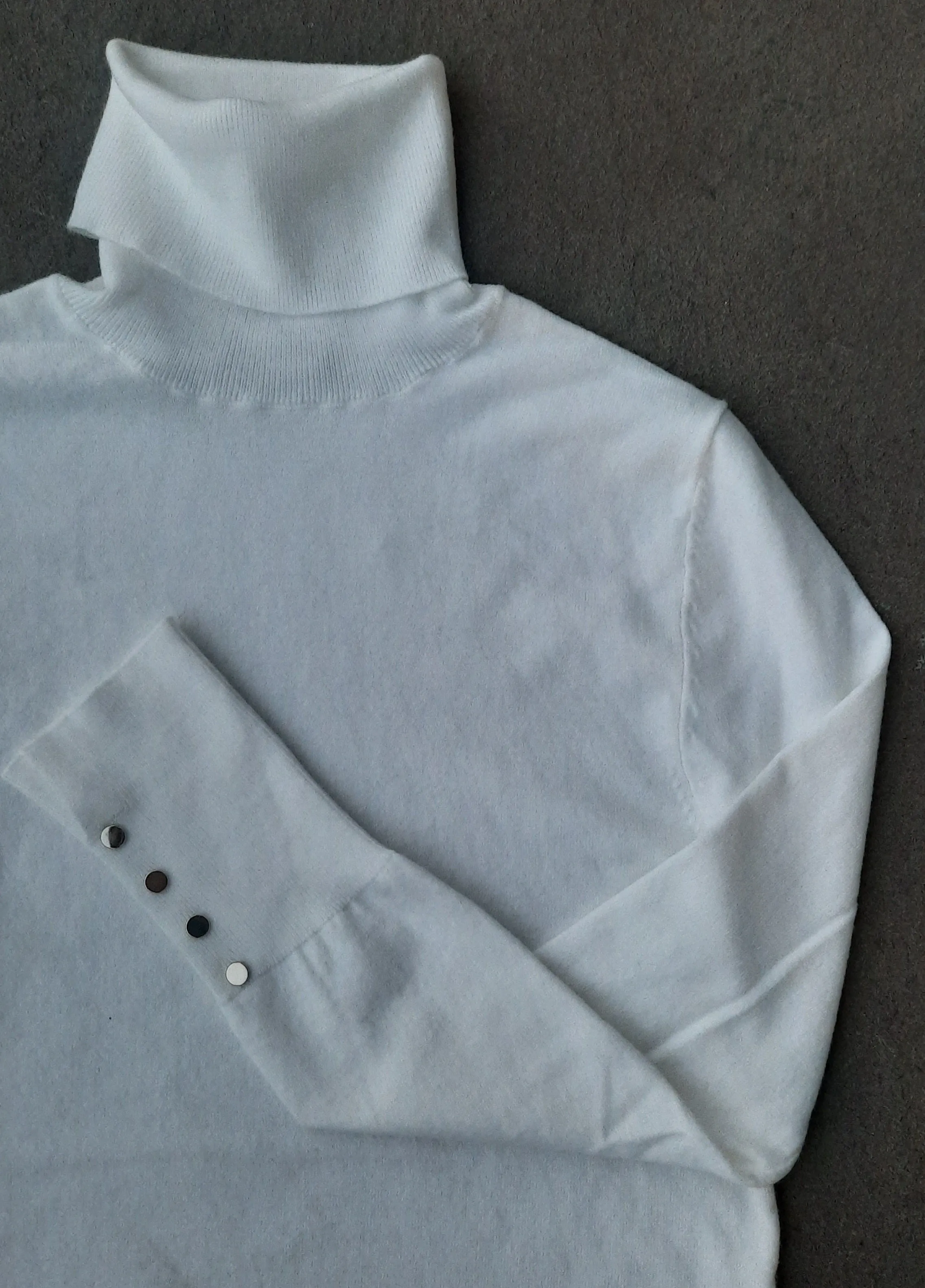 Basic Knit Turtleneck with Small Buttons
