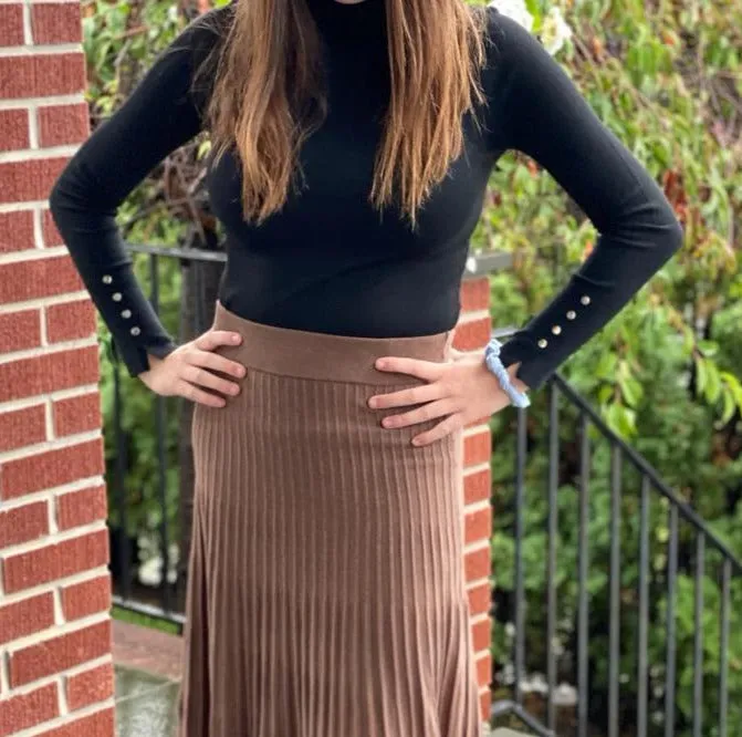 Basic Knit Turtleneck with Small Buttons