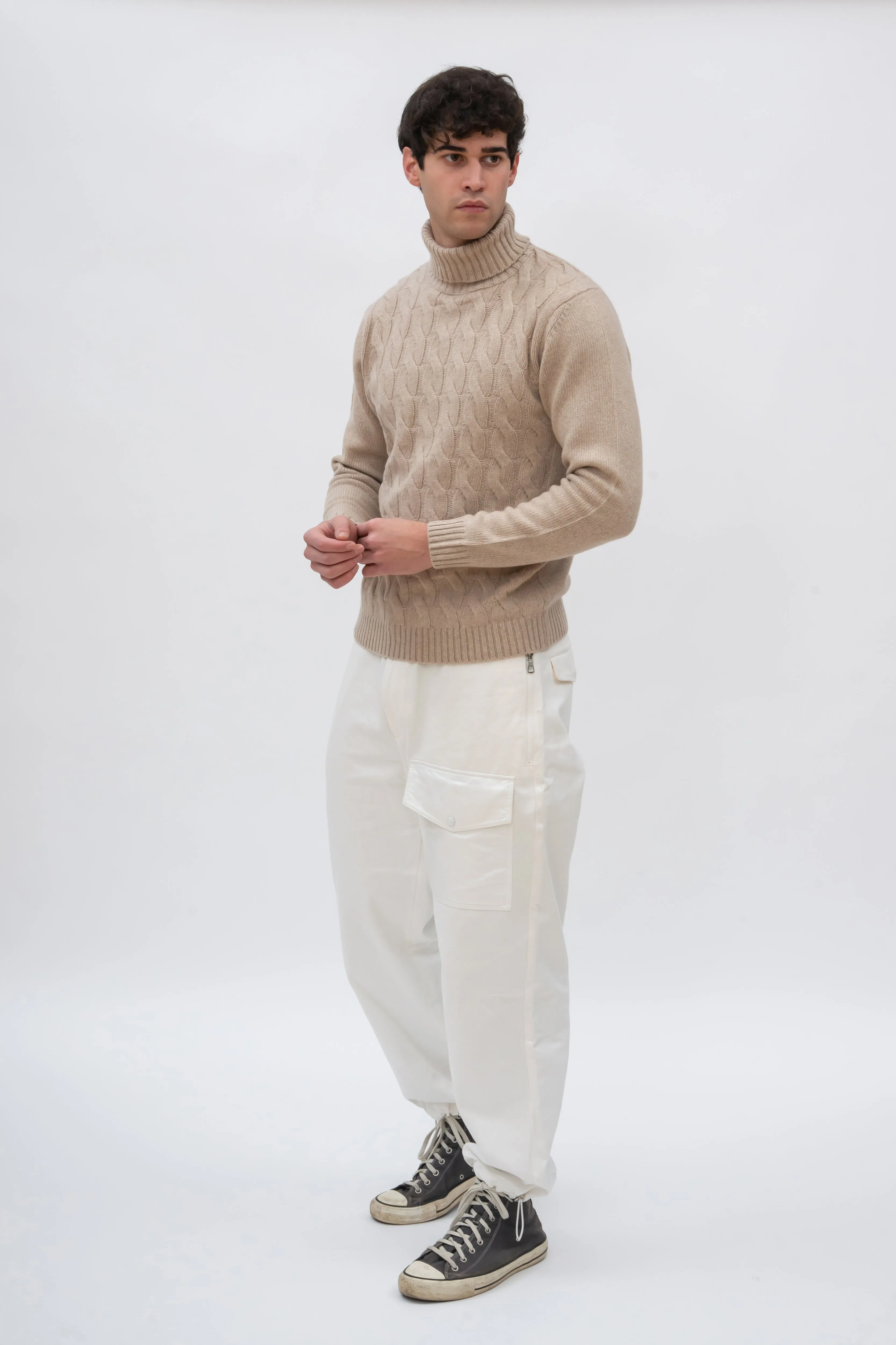 CABLE-KNIT CASHMERE TURTLENECK SWEATER