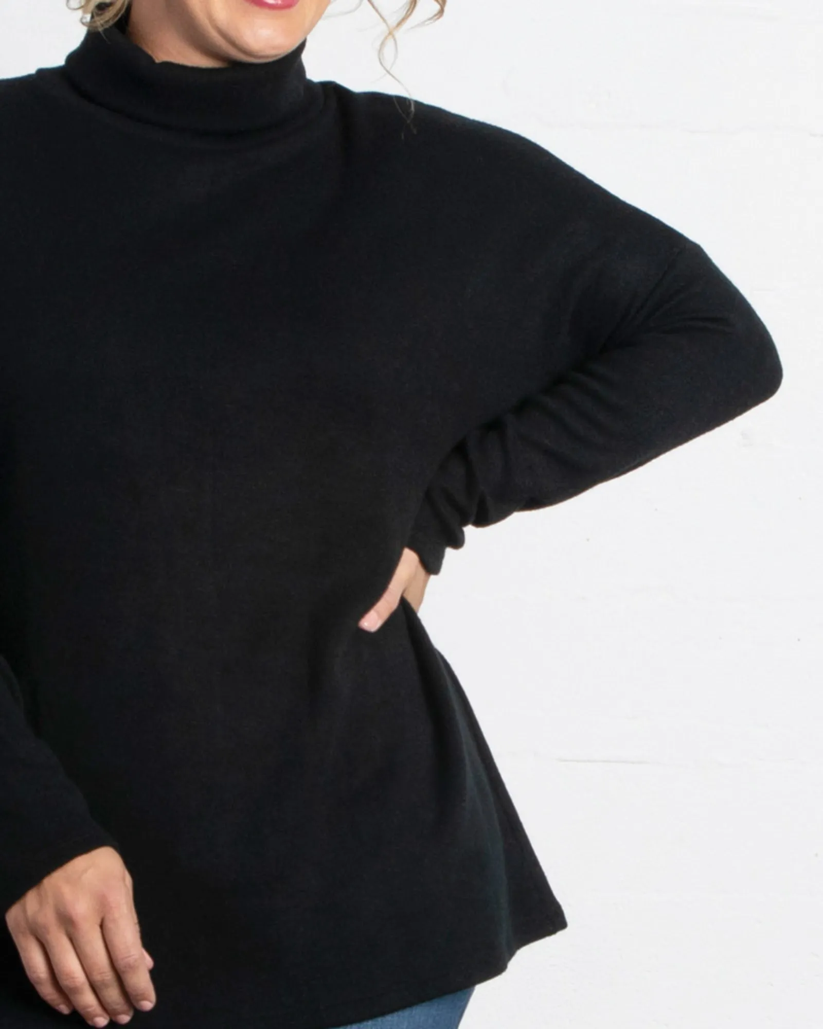 Paris Turtleneck Tunic Sweater | BLACK NOIR
