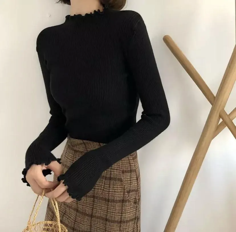 Ruffled Turtle-neck sweatshirt